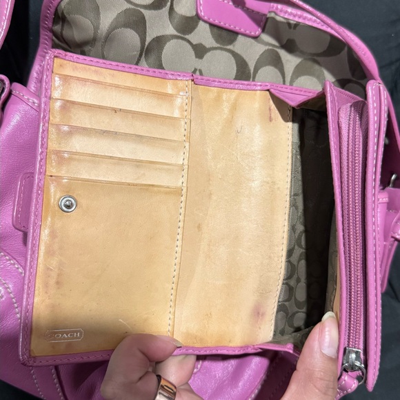 Coach pink soho shoulder bag with matching wallet *Looking to trade* - Picture 5 of 5